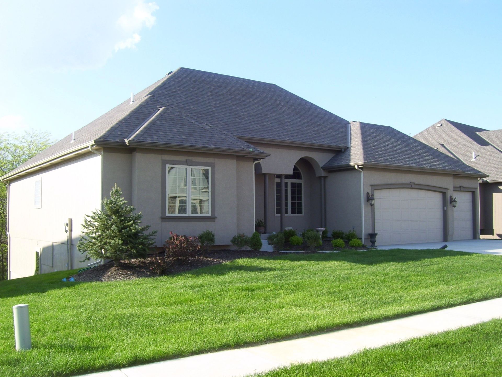 Signature Roofing — roofing work — Kansas City Metro